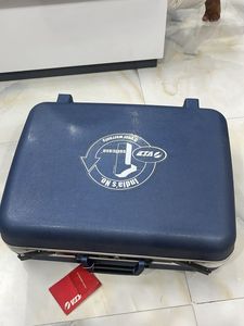 vintage VIP Hard-Case Blue Suitcase (22 Inch) - Un