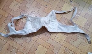 Comfortable White 2pic Padded Bra