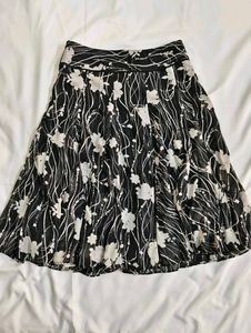 Chic Black & White Floral Skirt