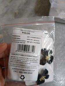 Elegant Black Flower Stud Earrings