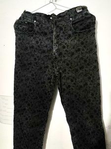 💖 Stylish Skull Print Jeans 🎀