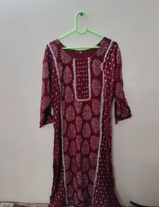 Stylish Maroon Kurta with White Print-L size