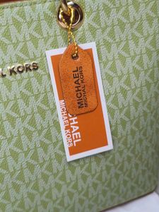 Michael Kors hand Bag - Light Green 💚