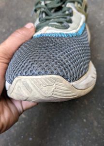 under Armour sports shoes 👟