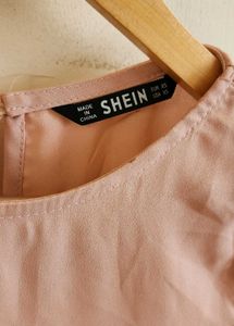 Shein Lace Sleeve Top Size XS but fits M