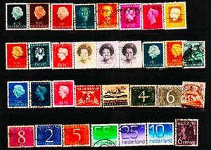 200 Vintage worldwide Stamps