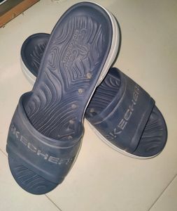 Skechers Men  Casual Slippers . Like New.