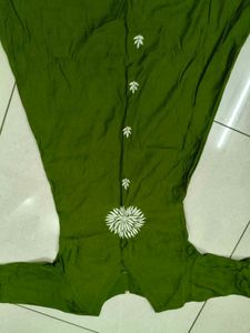 Green Kurta Set with White Embroidery