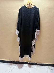 Elegant Black &amp; White Flowy imported abaya
