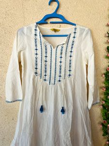 White Embroidered dress/kurta