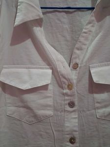 Chic White Collared Y2K Shirt✨️
