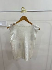 EMBROIDERED FLORAL CROCHET VEST TOP