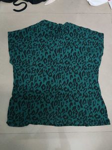 Stylish Leopard Print Top