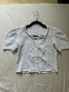 Chic White Seersucker Top with Pearl Collar