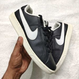 Nike Men's Black Leather Sneakers