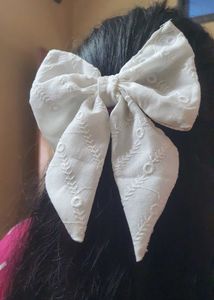 white chikankari hair bow clip