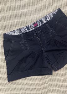 Women's Black Cuffed Shorts