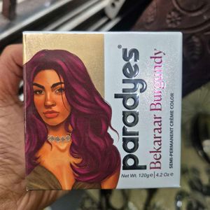 Paradyes Bekaraar Burgundy Hair Color