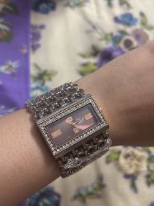 Elegant Women's Watch with Crystal Embellishments