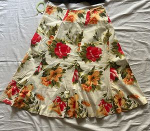Chic Black Peplum Top &amp; Floral Skirt Set