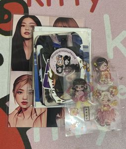 Hello kitty jisoo official photocard🌸💗