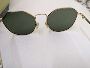 Sun Glass With Golden Frame