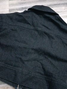 FREE DEL - cropped Denim Jacket - new with ta