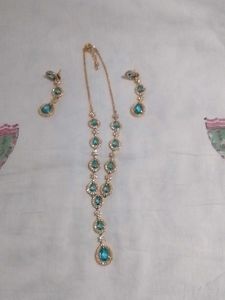 Stunning Teal Blue Crystal Jewellery Set