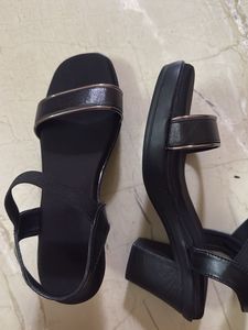 Stylish Black Flat Sandals