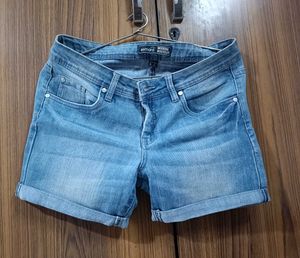 Classic Denim Shorts On Discounted Price💥