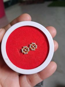 Elegant Diamond Stud Earrings gold ✨️