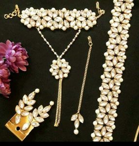 Kundan Jewelry Set