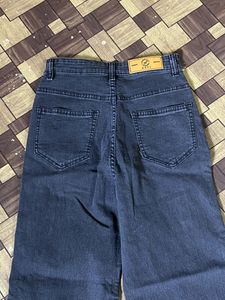STRAIGHT JEANS