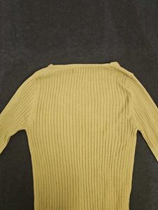 Ribbed V-Neck Flare Sleeve Top