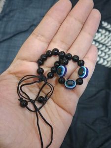 Evil Eye Beaded Elastic Bracelet +Black bracelett