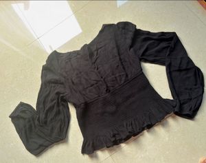 Black Leggings with Ruffled Detail