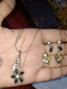 2pair Floral Pendant Necklace &amp; Earrings Set