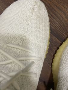 Cream Adidas Yeezy Boost 350 V2