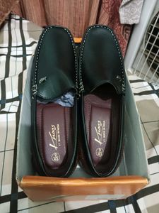 Knoos® Men Loafers In Excellent Condition.