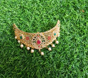 Small Choker With Stones And Pearls