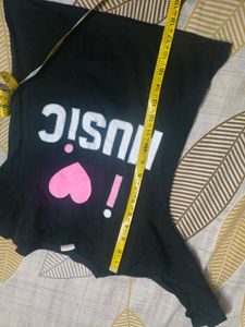 Bundle of 3 T-Shirts and lower for 6-8 years