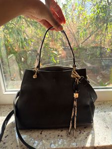 Chic Black Faux Leather Handbag