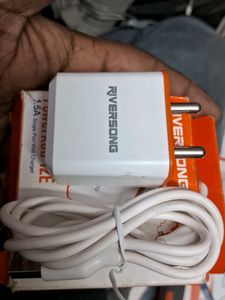 Riversong 7.5 Walt Charger With Micro USB V8