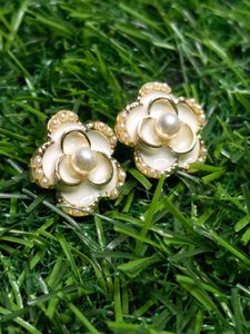 New Elegant Flower Pearl Earrings