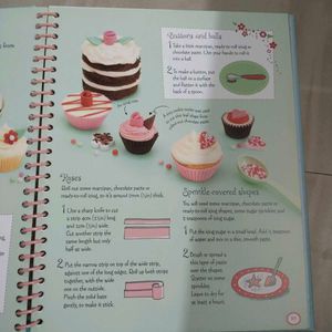 Usborne Little Cakes and Cookies to Bake Book