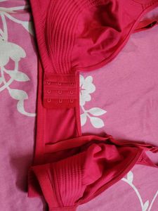 Softy Comfortable Pink Seamless front open Bra