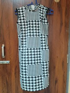 black and white pattern bodycon dress