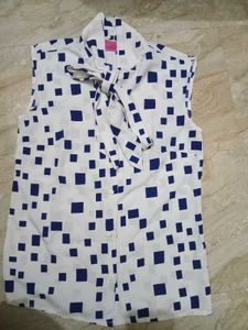 Chic Square Print Top