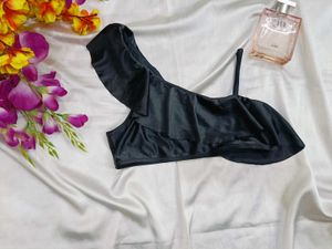 🇳🇿💫🎀Chic Black Ruffle Crop Top for kids