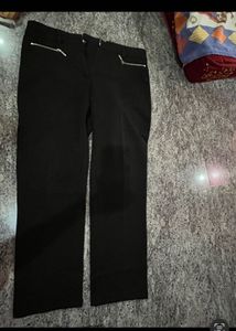 Chic Black Pants with Zipper Detail